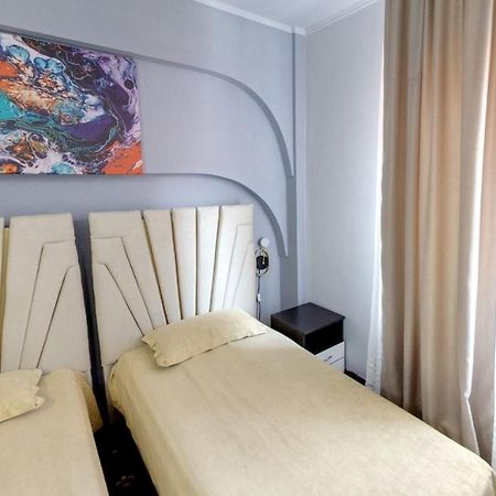 Hotel Duet Pitesti Bagian luar foto
