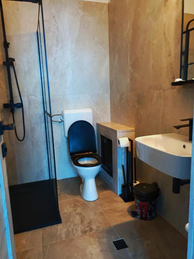 Hotel Duet Pitesti Bagian luar foto